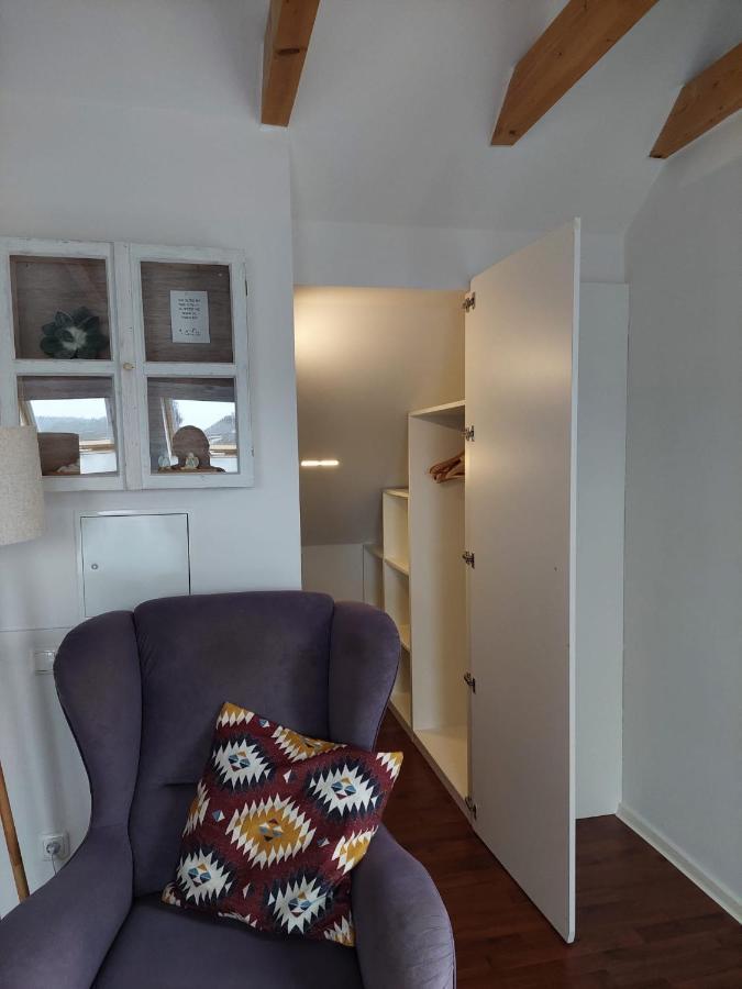 Moderne, Gemuetliche Dg-Wohnung In Ruhiger Lage 네운부르그포름발트 외부 사진