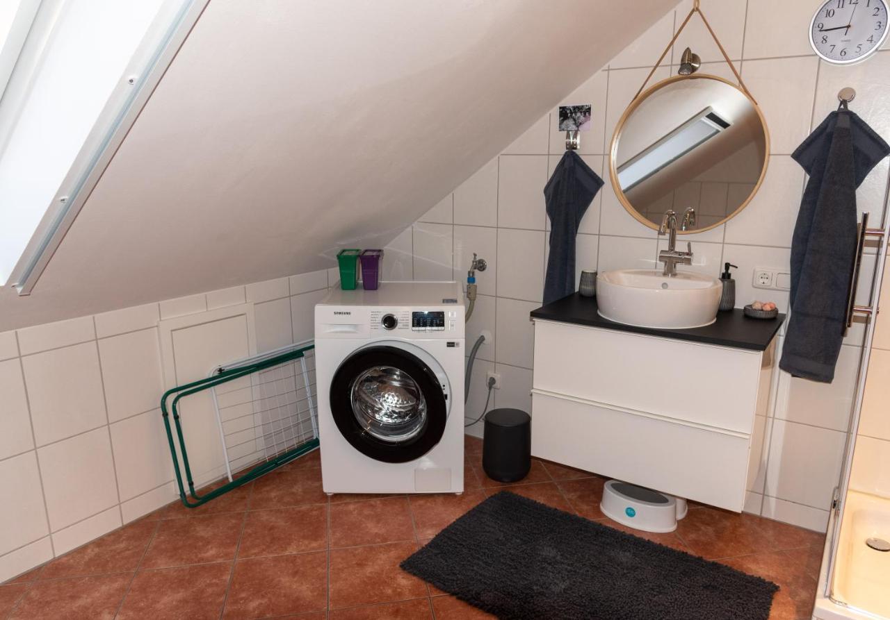 Moderne, Gemuetliche Dg-Wohnung In Ruhiger Lage 네운부르그포름발트 외부 사진