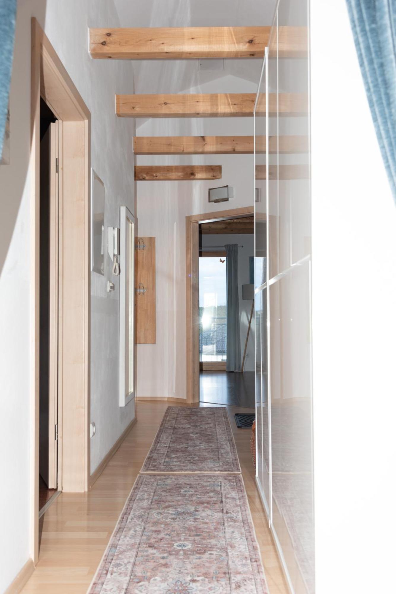 Moderne, Gemuetliche Dg-Wohnung In Ruhiger Lage 네운부르그포름발트 외부 사진