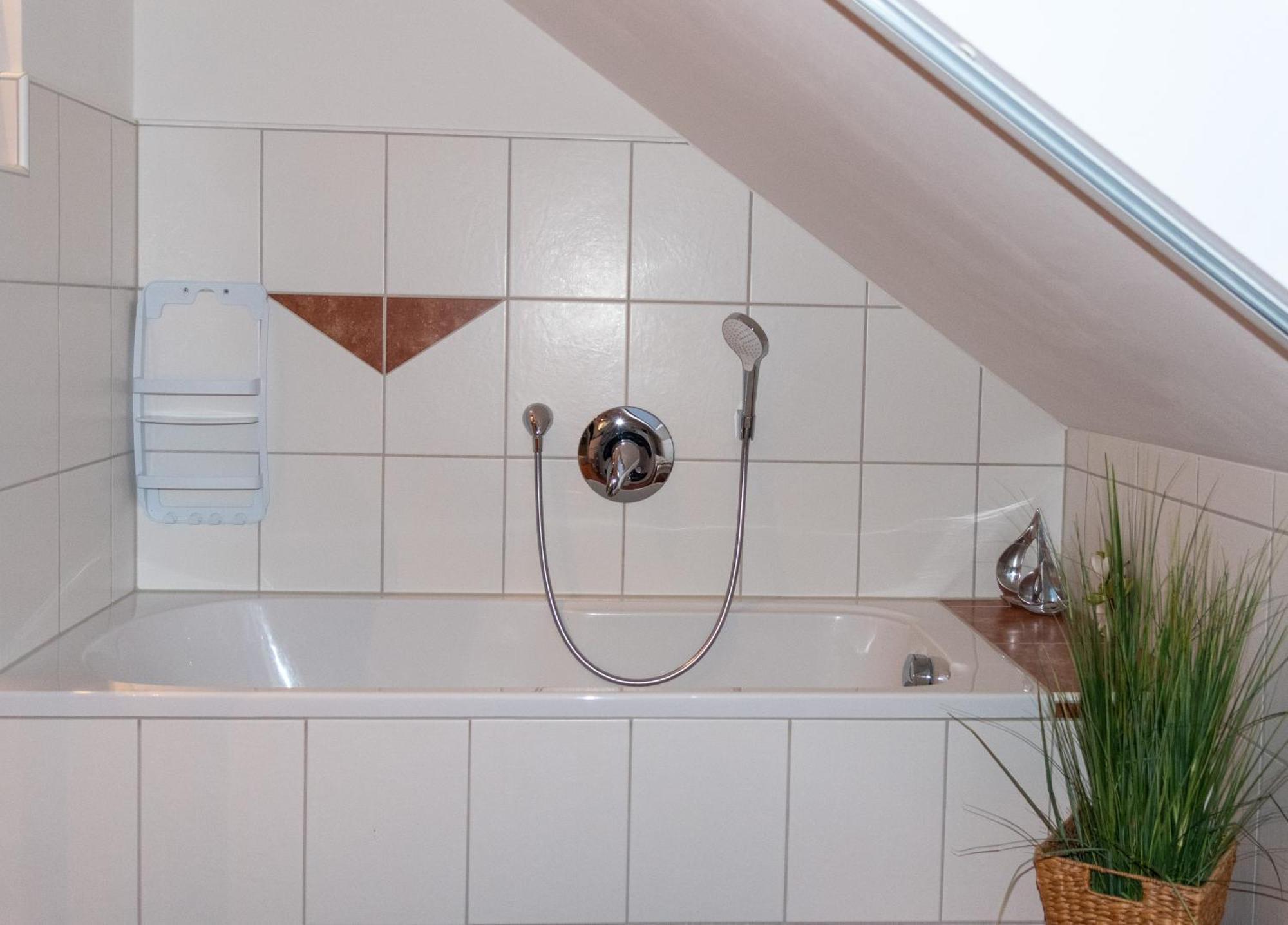 Moderne, Gemuetliche Dg-Wohnung In Ruhiger Lage 네운부르그포름발트 외부 사진